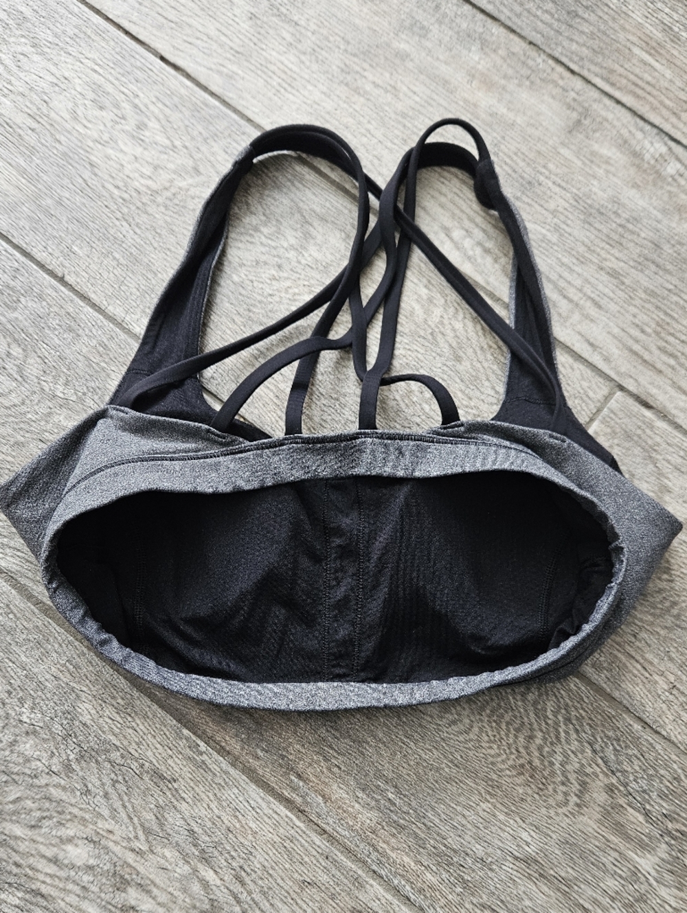 Lululemon Feel To Be Free Serene Bra Gray And Black Size 10 - Picture 8 of 9